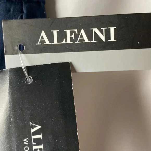 NWT ALFANI WOMEN TUMMY CONTROL CAPRI PANT NAVY BLUE WOMENS PLUS SIZE 28W - Picture 5 of 14
